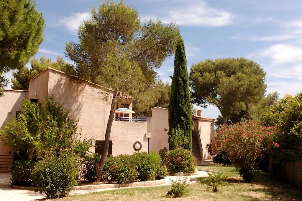 *** Aparthotel Odalys Residence Les Mimosas Saint-Raphael  France