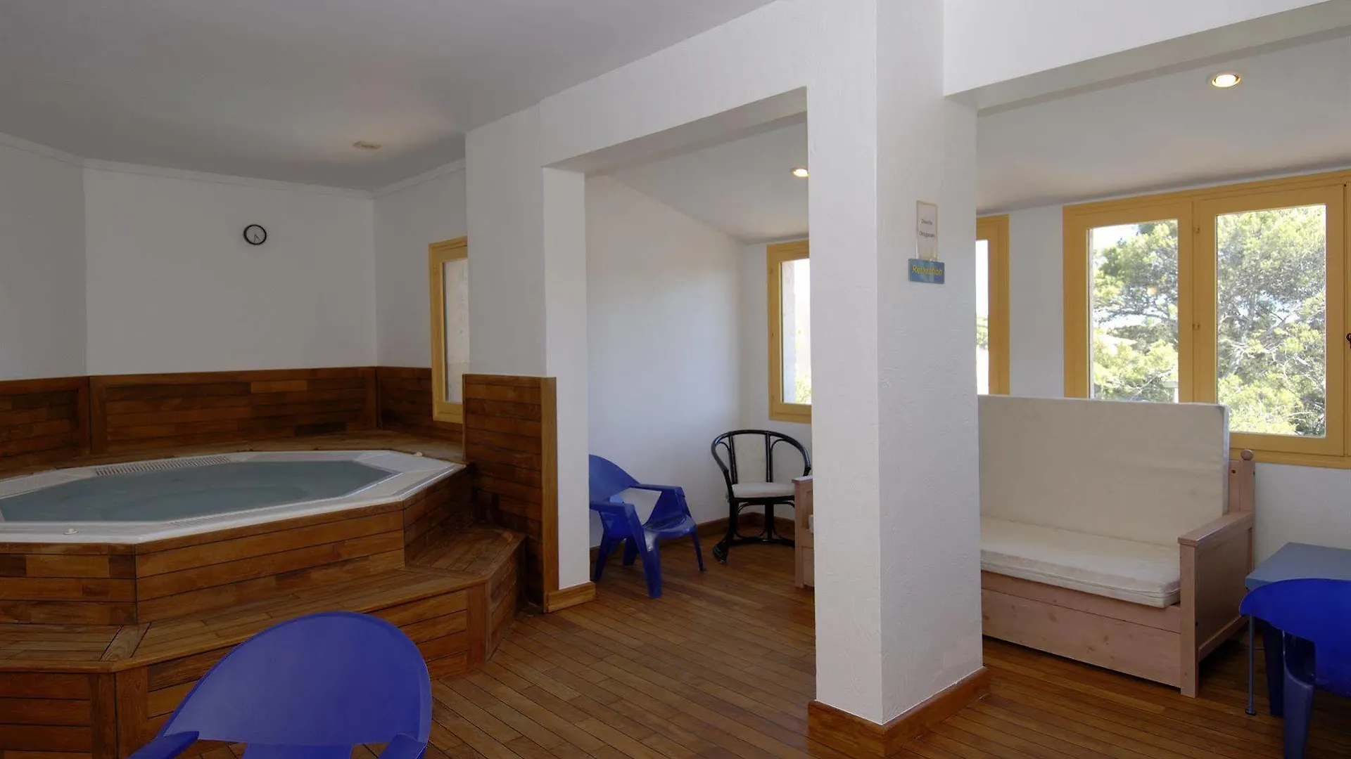 Odalys Residence Les MimosasSaint-Raphaël アパートホテル