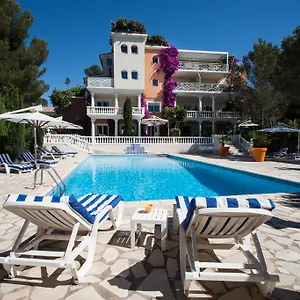 D'hotes La Potiniere Bed & Breakfast
